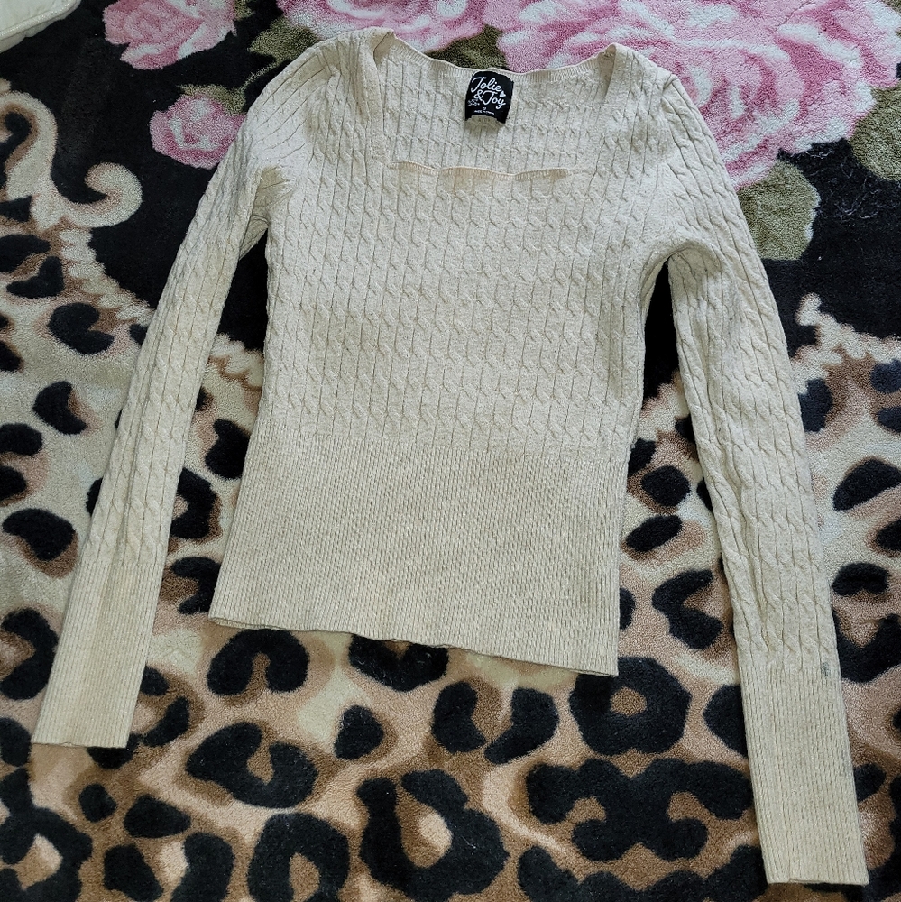 Knit sweater